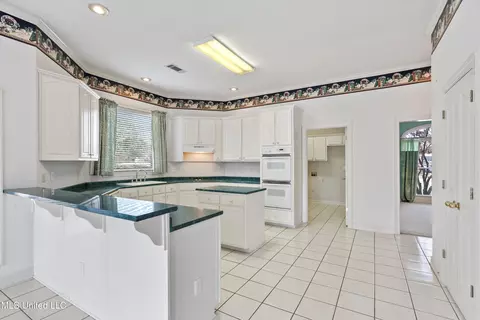 7847 Windersgate Cir, Olive Branch, MS 38654 photo 9