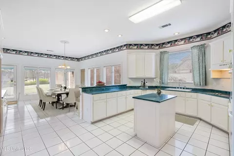 7847 Windersgate Cir, Olive Branch, MS 38654 photo 11