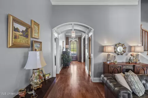 Entry Way - 106 Chestnut Hill Rd, Flora, MS 39071 photo 2 of 5