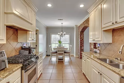 Kitchen - 700 Chambord Dr, Brandon, MS 39042 photo 1 of 3