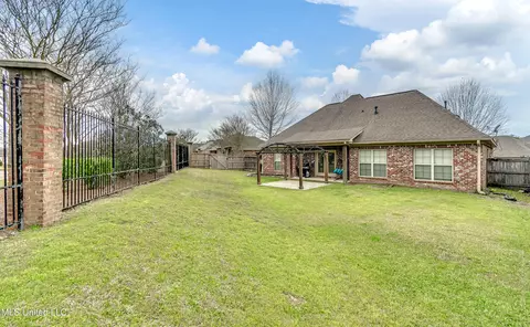 Exterior - 700 Chambord Dr, Brandon, MS 39042 photo 2 of 2