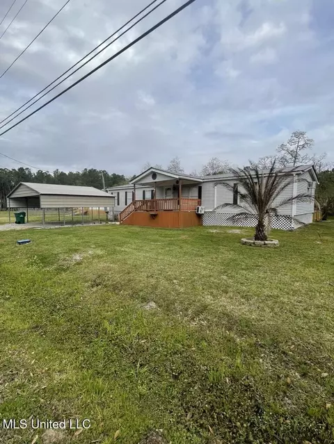 366 Chapman Rd, Bay Saint Louis, MS 39520