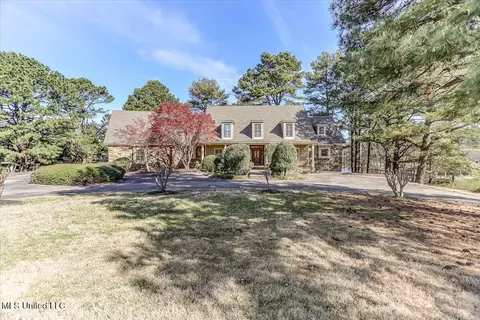 5874 N Cedar Lake Dr, Walls, MS 38680