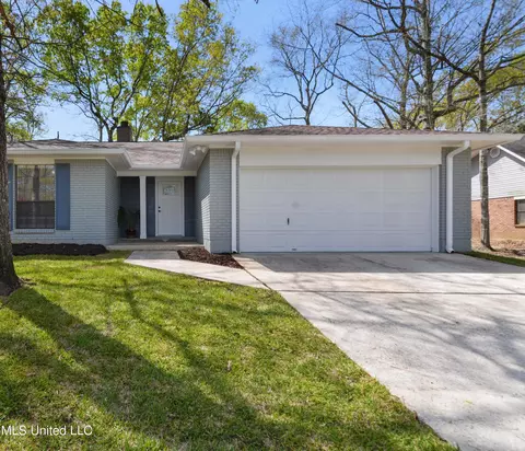 8892 Kipapa Way, Diamondhead, MS 39525