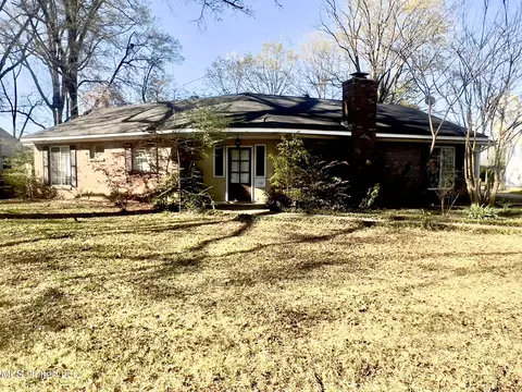 116 E Tate St, Senatobia, MS 38668