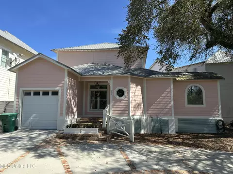 27 Chapel Hill Rd, Bay Saint Louis, MS 39520