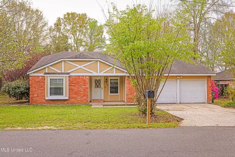 6830 Apona St, Diamondhead, MS 39525