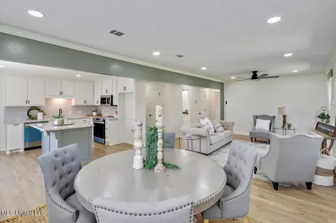Dining - 3525 Patterson Dr, Pearl, MS 39208 photo 3 of 3