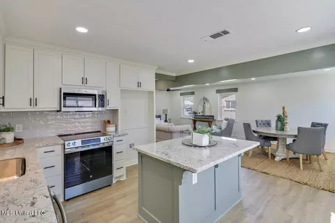 Kitchen - 3525 Patterson Dr, Pearl, MS 39208 photo 2 of 3