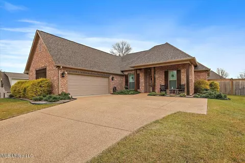 222 Copper Creek Dr, Clinton, MS 39056