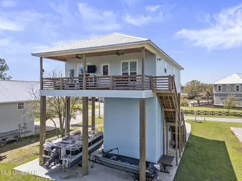 11178 Texas St, Bay Saint Louis, MS 39520