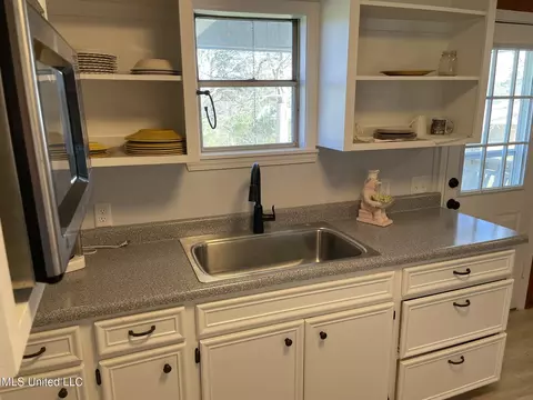 Kitchen - 388 Delancey Rd, Braxton, MS 39044 photo 3 of 4