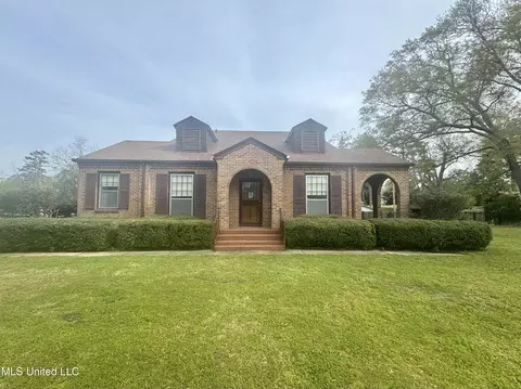 1649 Simpson Hwy 149, Mendenhall, MS 39114