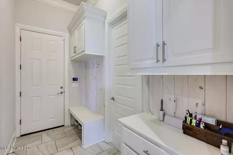 Entry Way - 105 Camden Trl, Madison, MS 39110 photo 2 of 2