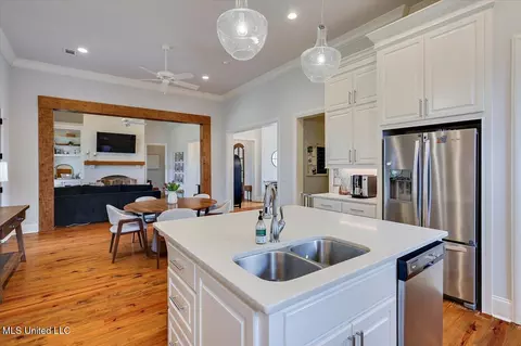 Kitchen - 105 Camden Trl, Madison, MS 39110 photo 3 of 5