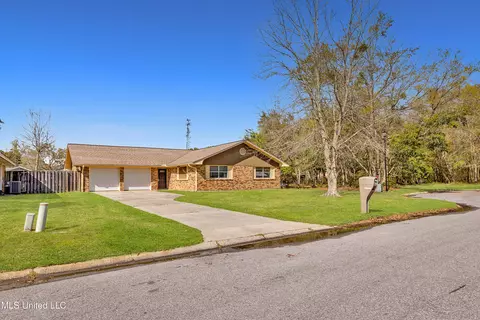 19021 Red Bud Dr, Long Beach, MS 39560