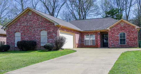 113 Northgate Dr, Canton, MS 39046