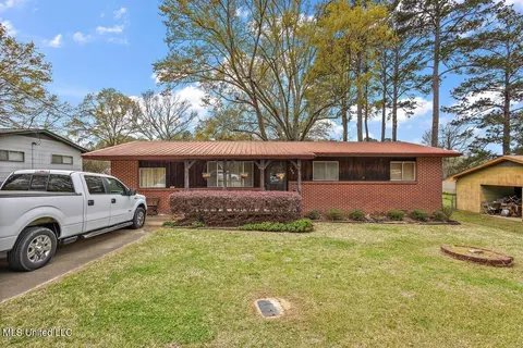 506 Plainview Cir, Richland, MS 39218