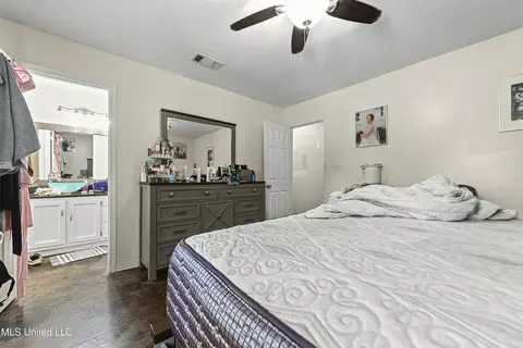 Bedroom - 6004 J D Mckee Rd, Moss Point, MS 39562 photo 2 of 3