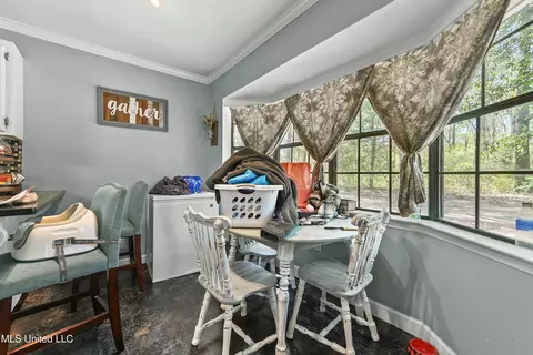 Dining - 6004 J D Mckee Rd, Moss Point, MS 39562 photo 1 of 1