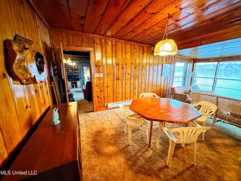 Dining - 445 Lake Dr, Dundee, MS 38626 photo 2 of 2