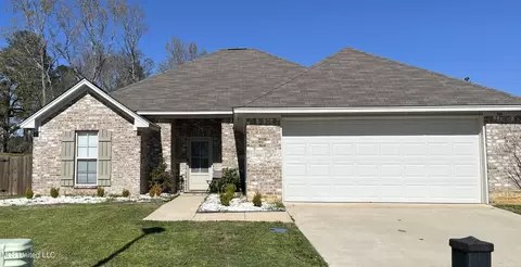 606 Silver Cv, Pearl, MS 39208