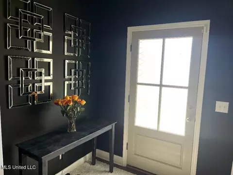 Entry Way - 606 Silver Cv, Pearl, MS 39208 photo 3 of 4