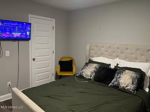 Bedroom - 606 Silver Cv, Pearl, MS 39208 photo 3 of 4