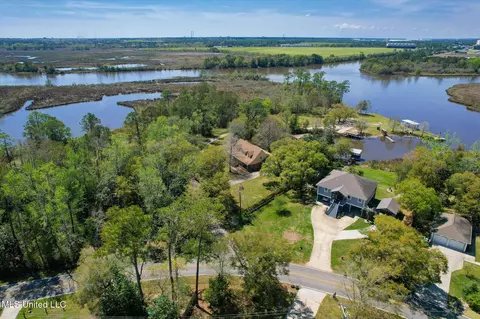 View/Area - 10242 Webb Ln, Biloxi, MS 39532 photo 5 of 8