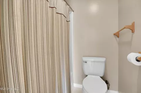 Bath - 10242 Webb Ln, Biloxi, MS 39532 photo 8 of 8