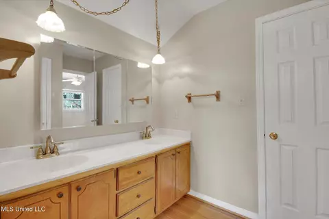 Bath - 10242 Webb Ln, Biloxi, MS 39532 photo 6 of 8