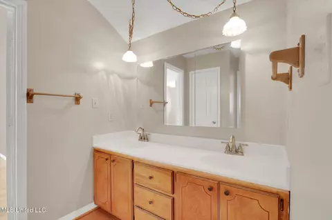 Bath - 10242 Webb Ln, Biloxi, MS 39532 photo 7 of 8