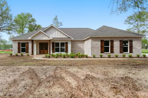 111 H M Blair Ln, Lucedale, MS 39452