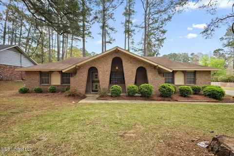 169 Fox Meadows Rd, Jackson, MS 39212