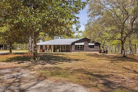 3110 Dogpatch Rd, Kiln, MS 39556