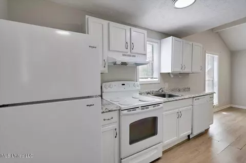 Kitchen - 4803 Old Jackson Rd, Terry, MS 39170 photo 2 of 2
