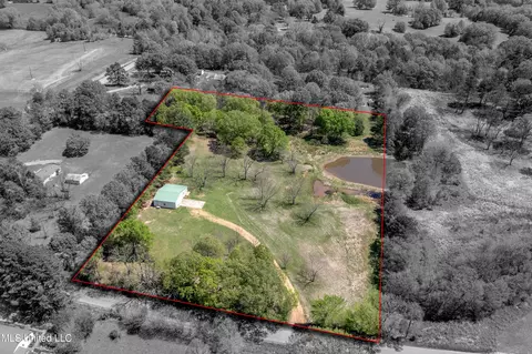 53 S Crockett Rd, Senatobia, MS 38668