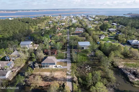 21 Good St, Bay Saint Louis, MS 39520