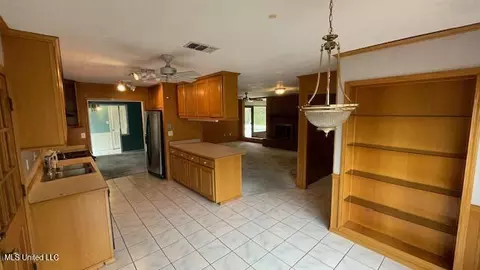 520 Mockingbird Dr, Long Beach, MS 39560 photo 5