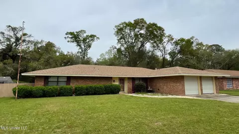 520 Mockingbird Dr, Long Beach, MS 39560