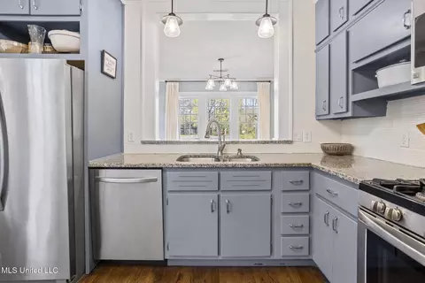 Kitchen - 3992 Council Cir, Jackson, MS 39206 photo 1 of 3