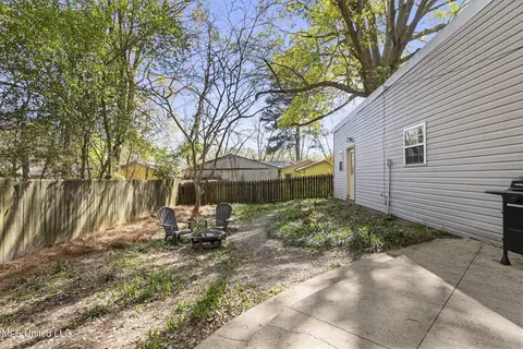 Exterior - 3992 Council Cir, Jackson, MS 39206 photo 8 of 9