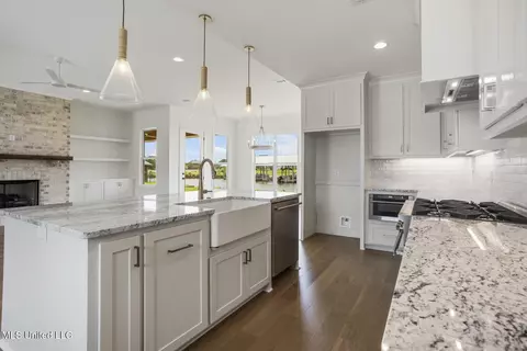 Kitchen - 101 Harbour Lndg, Madison, MS 39110 photo 3 of 7
