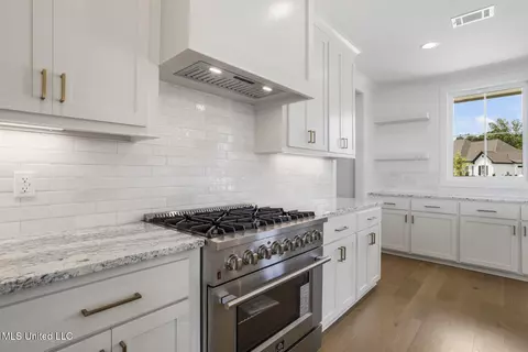 Kitchen - 101 Harbour Lndg, Madison, MS 39110 photo 6 of 7