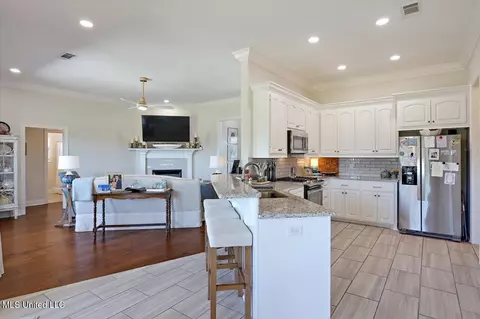 Kitchen - 210 Buttonwood Ln, Canton, MS 39046 photo 2 of 4