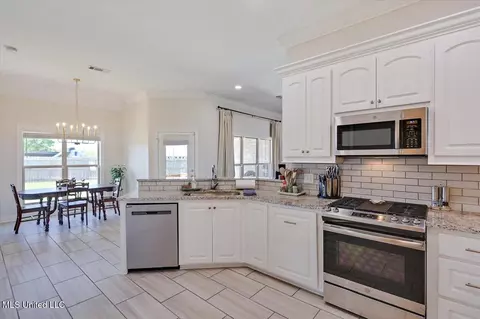Kitchen - 210 Buttonwood Ln, Canton, MS 39046 photo 4 of 4