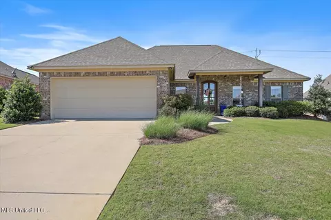 210 Buttonwood Ln, Canton, MS 39046