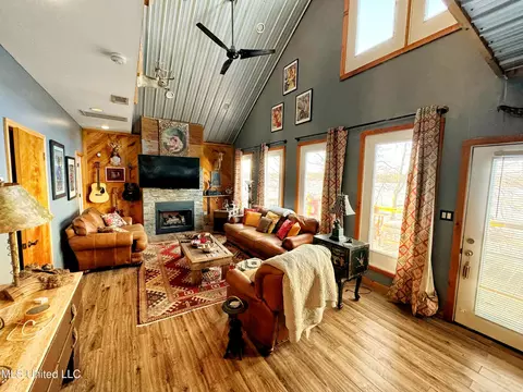 2268 Moon Lake Rd, Dundee, MS 38626 photo 2