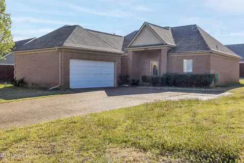 7689 E Wills Way Cir, Walls, MS 38680