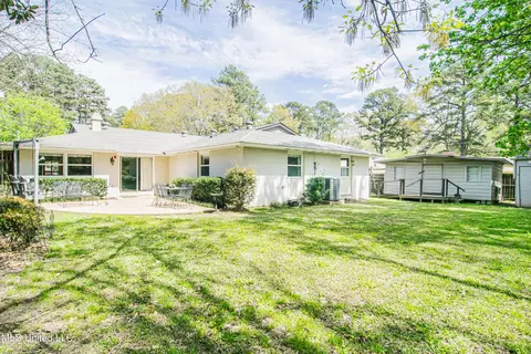 Exterior - 5175 Reddoch Dr, Jackson, MS 39211 photo 9 of 9